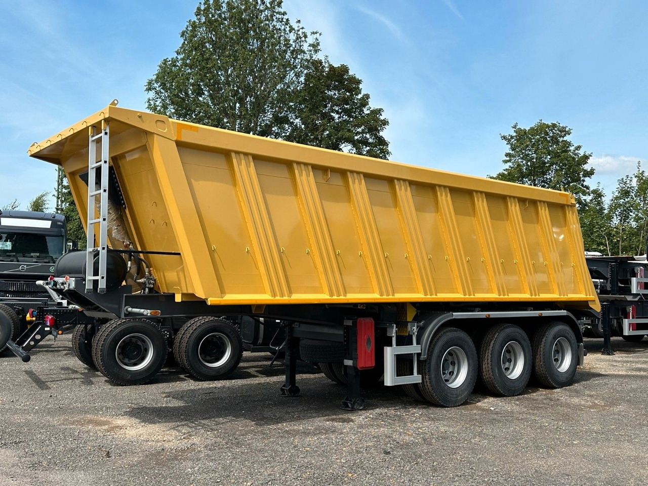 EuromixMTP Kipper Auflieger 32m³ HARDOX - Tipper semi-trailer: picture 1 EuromixMTP Kipper Auflieger 32m³ HARDOX - Tipper semi-trailer: picture 1
