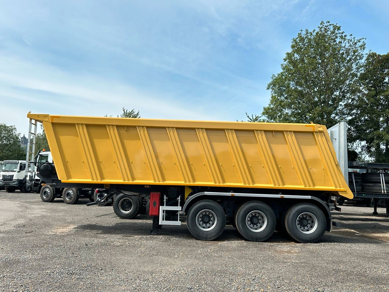 EuromixMTP Kipper Auflieger 32m³ HARDOX - Tipper semi-trailer: picture 3 EuromixMTP Kipper Auflieger 32m³ HARDOX - Tipper semi-trailer: picture 3