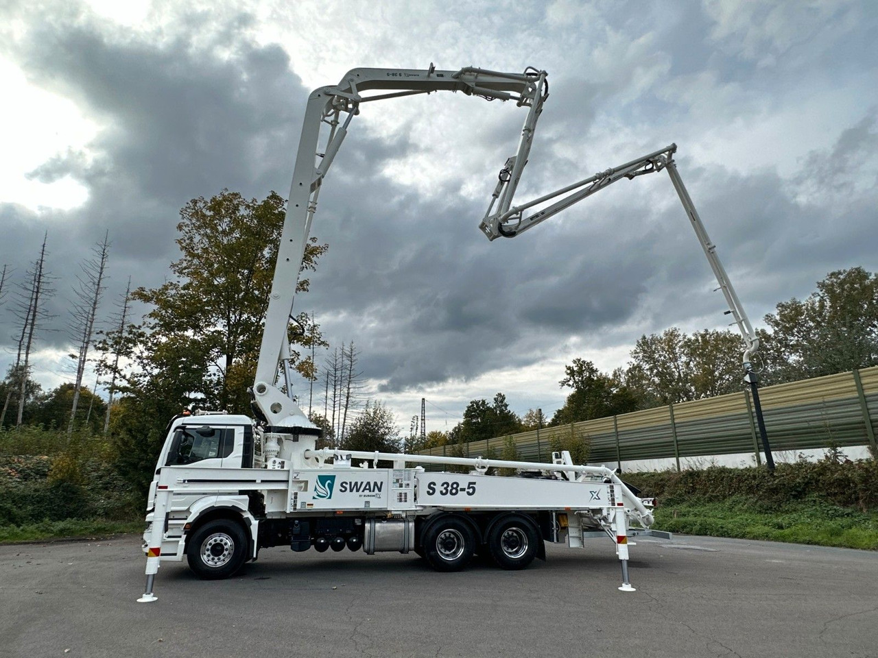 MAN TGS 26.510 6x4 SWAN TSP 38-5 160RZ ( 38m ) - Concrete pump truck: picture 4 MAN TGS 26.510 6x4 SWAN TSP 38-5 160RZ ( 38m ) - Concrete pump truck: picture 4