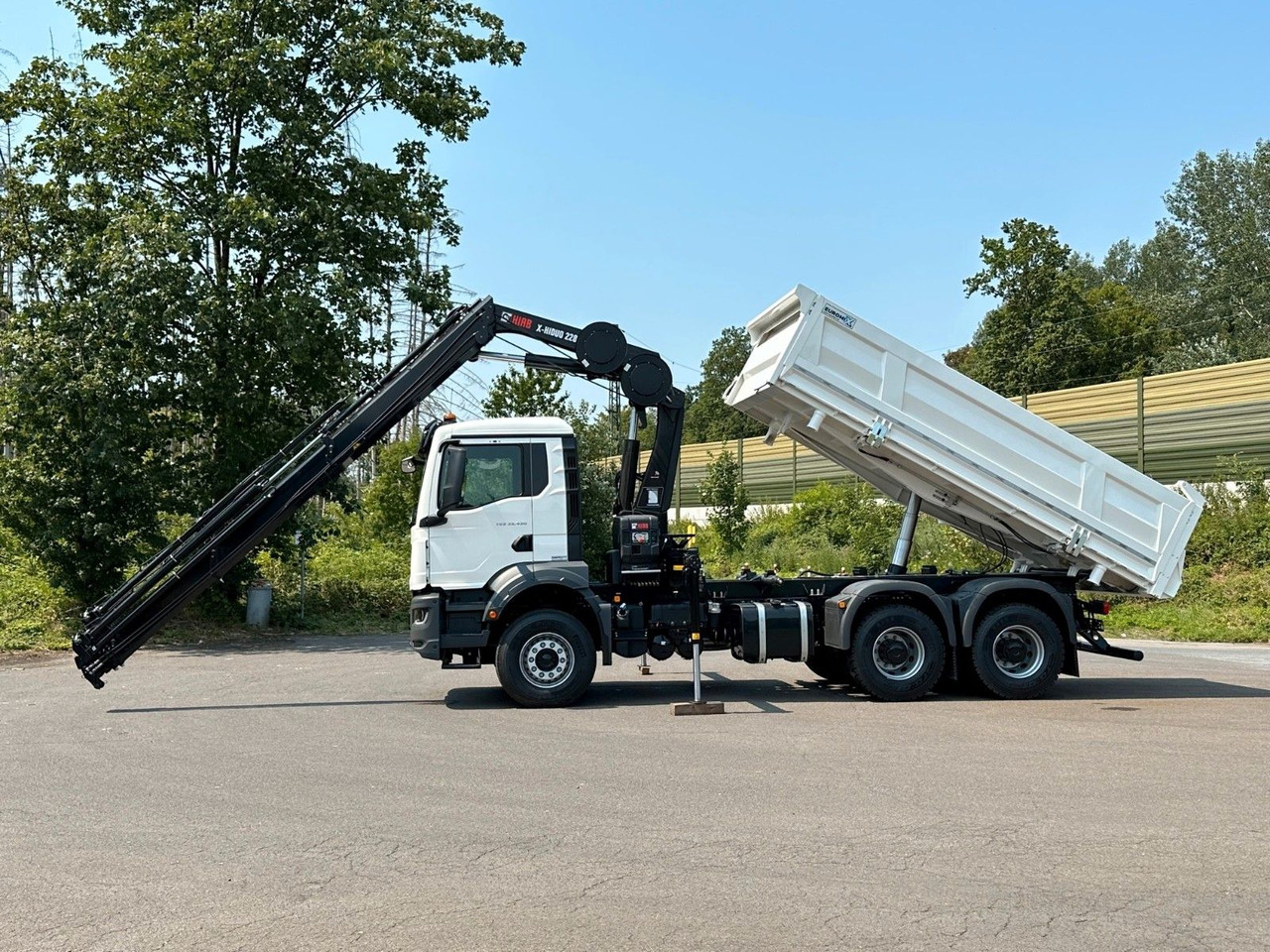 MAN TGS 33.440 6x4 /3-Seiten- Kipper / HIAB 228-6 - Tipper, Crane truck: picture 2 MAN TGS 33.440 6x4 /3-Seiten- Kipper / HIAB 228-6 - Tipper, Crane truck: picture 2