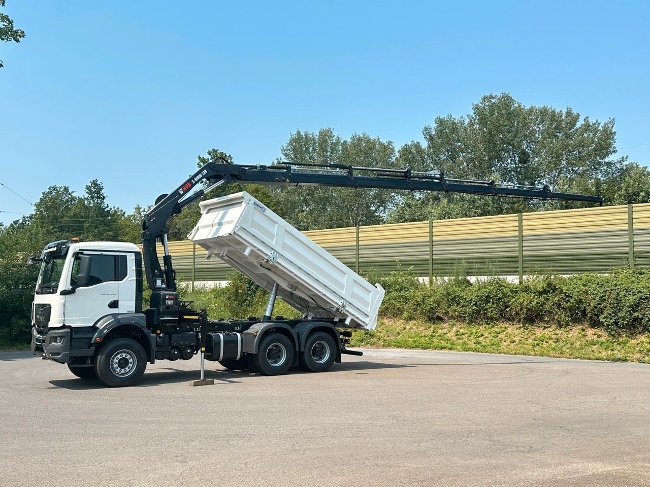 MAN TGS 33.440 6x4 /3-Seiten- Kipper / HIAB 228-6 - Tipper, Crane truck: picture 4 MAN TGS 33.440 6x4 /3-Seiten- Kipper / HIAB 228-6 - Tipper, Crane truck: picture 4
