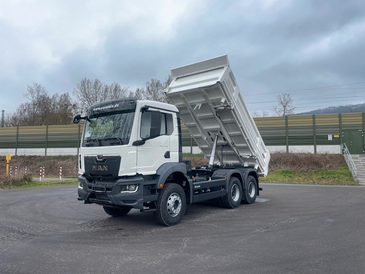 Tipper MAN TGS 33.440 6x4 /Euro6 3-Seiten-Kipper EuromixMTP: picture 16