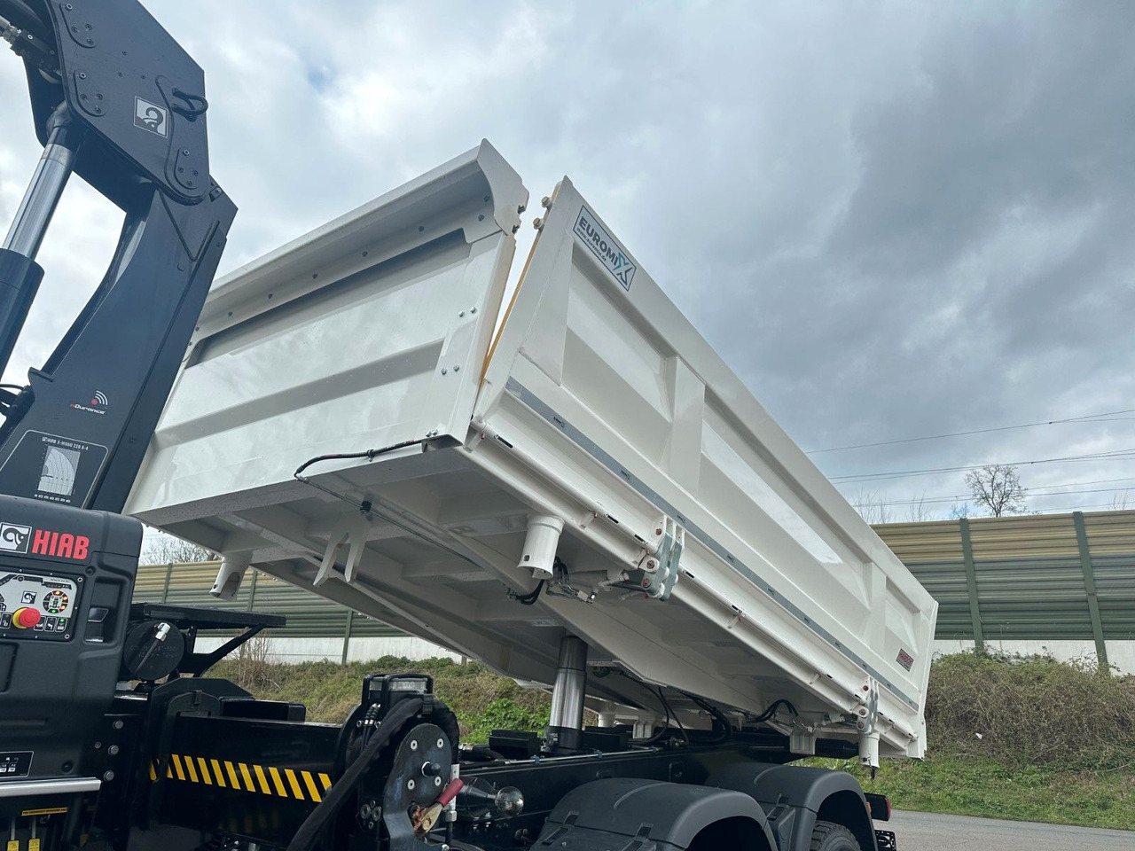 Tipper, Crane truck MAN TGS 33.440 6x6 /3-Seiten- Kipper /  HIAB 228-4: picture 21