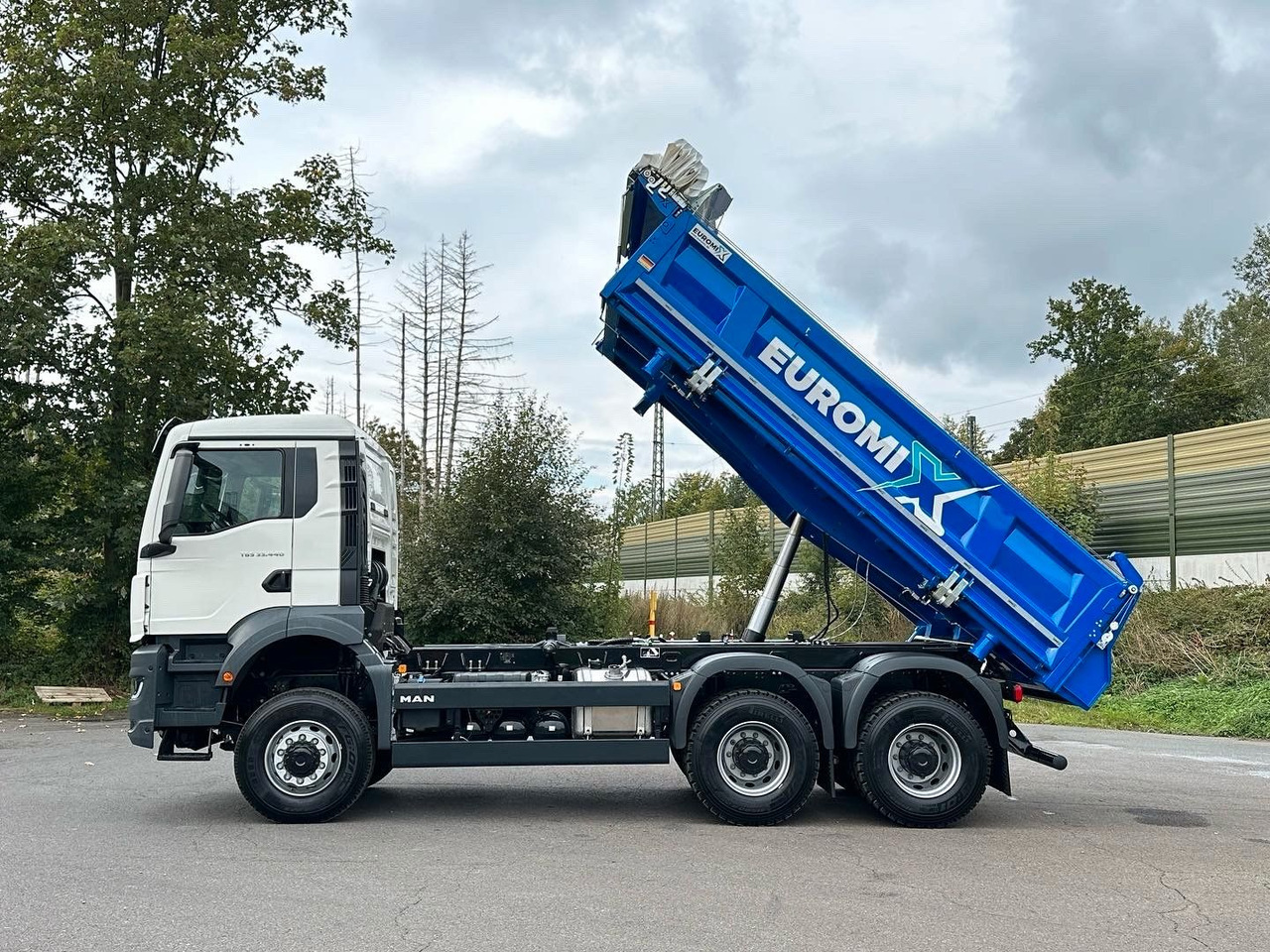 Tipper MAN TGS 33.440 6x6 /Euro6 3-Seiten-Kipper EuromixMTP: picture 9