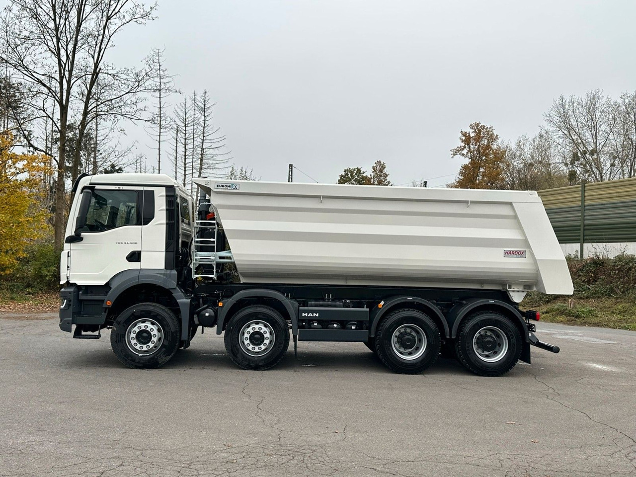 MAN TGS 41.400 8x4 / EUROMIX MTP 20m³/ EURO2 Kipper MAN TGS 41.400 8x4 / EUROMIX MTP 20m³/ EURO2 Kipper - Tipper: picture 2 MAN TGS 41.400 8x4 / EUROMIX MTP 20m³/ EURO2 Kipper MAN TGS 41.400 8x4 / EUROMIX MTP 20m³/ EURO2 Kipper - Tipper: picture 2