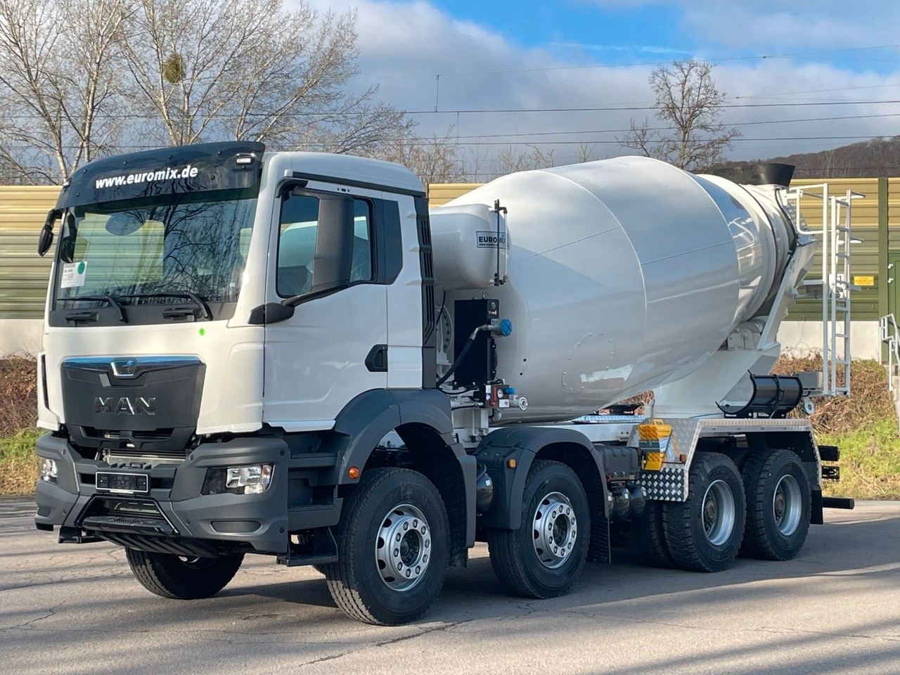 MAN TGS 41.400 8x4 / EuromixMTP EM 10m³ R / EURO 2 - Concrete mixer truck: picture 1 MAN TGS 41.400 8x4 / EuromixMTP EM 10m³ R / EURO 2 - Concrete mixer truck: picture 1