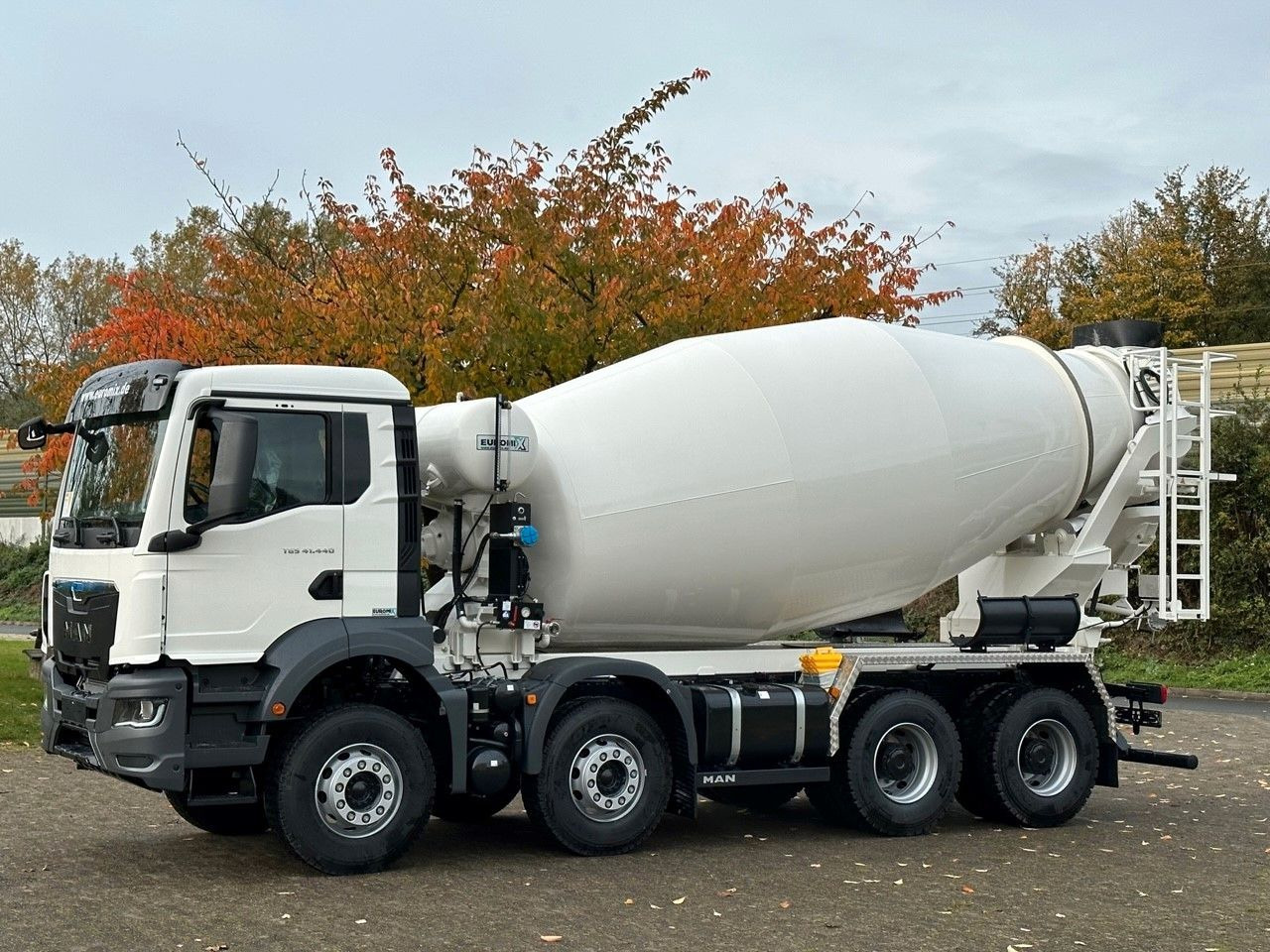 MAN TGS 41.440 8x4 /Euro6e Euromix EM 10 L MAN TGS 41.440 8x4 /Euro6e Euromix EM 10 L - Concrete mixer truck: picture 3 MAN TGS 41.440 8x4 /Euro6e Euromix EM 10 L MAN TGS 41.440 8x4 /Euro6e Euromix EM 10 L - Concrete mixer truck: picture 3