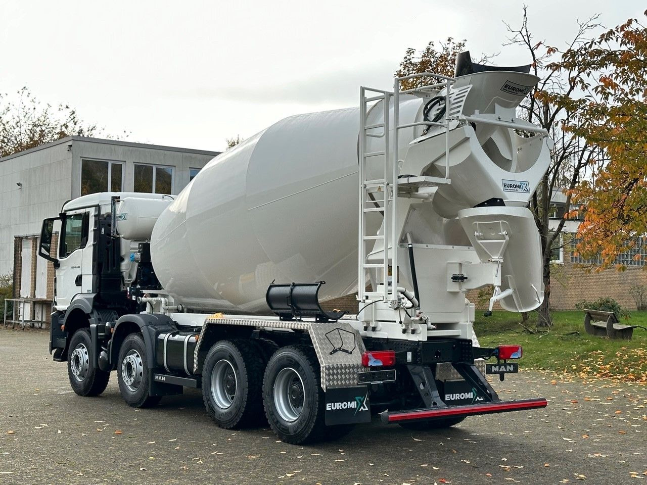 MAN TGS 41.440 8x4 /Euro6e Euromix EM 12 R MAN TGS 41.440 8x4 /Euro6e Euromix EM 12 R - Concrete mixer truck: picture 5 MAN TGS 41.440 8x4 /Euro6e Euromix EM 12 R MAN TGS 41.440 8x4 /Euro6e Euromix EM 12 R - Concrete mixer truck: picture 5