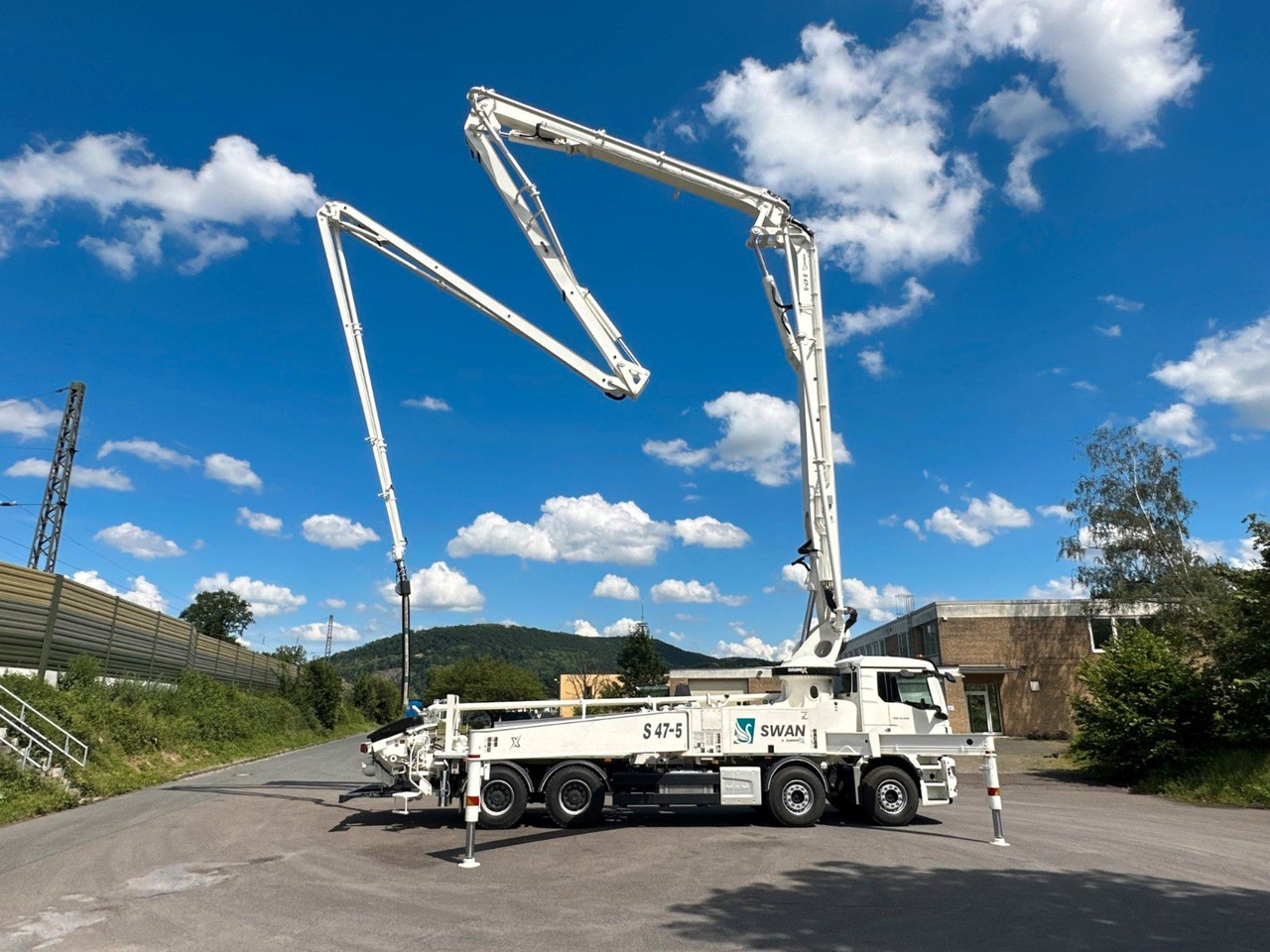 MAN TGS 41.520 8x4 SWAN TSP 47-5 160RZ ( 47m ) MAN TGS 41.520 8x4 SWAN TSP 47-5 160RZ ( 47m ) - Concrete pump truck: picture 4 MAN TGS 41.520 8x4 SWAN TSP 47-5 160RZ ( 47m ) MAN TGS 41.520 8x4 SWAN TSP 47-5 160RZ ( 47m ) - Concrete pump truck: picture 4