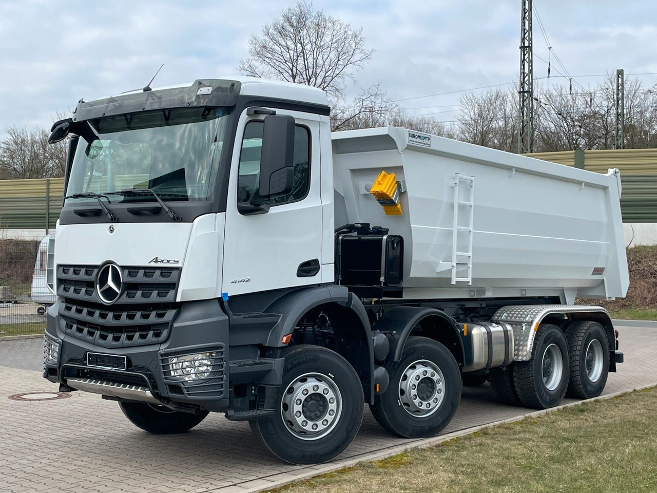 Mercedes-Benz 4142 8X4 Mulden- Kipper - EuromixMTP - Tipper: picture 2 Mercedes-Benz 4142 8X4 Mulden- Kipper - EuromixMTP - Tipper: picture 2