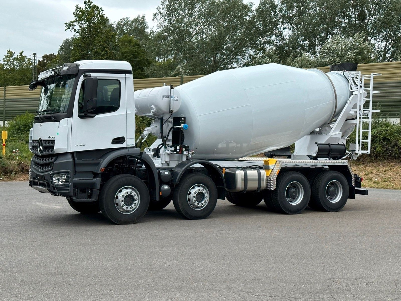 Mercedes-Benz AROCS 5 4142 B 8X4 Euro 3 EuromixMTP EM 10 Mercedes-Benz AROCS 5 4142 B 8X4 Euro 3 EuromixMTP EM 10 - Concrete mixer truck: picture 3 Mercedes-Benz AROCS 5 4142 B 8X4 Euro 3 EuromixMTP EM 10 Mercedes-Benz AROCS 5 4142 B 8X4 Euro 3 EuromixMTP EM 10 - Concrete mixer truck: picture 3