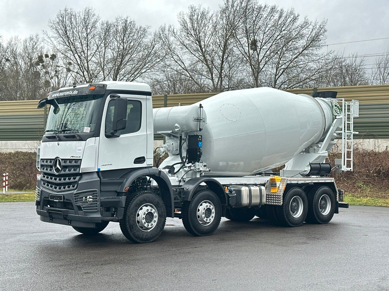 Mercedes-Benz AROCS 5 4242 8x4 Euro5 EuromixMTP EM 12m R - Concrete mixer truck: picture 3 Mercedes-Benz AROCS 5 4242 8x4 Euro5 EuromixMTP EM 12m R - Concrete mixer truck: picture 3