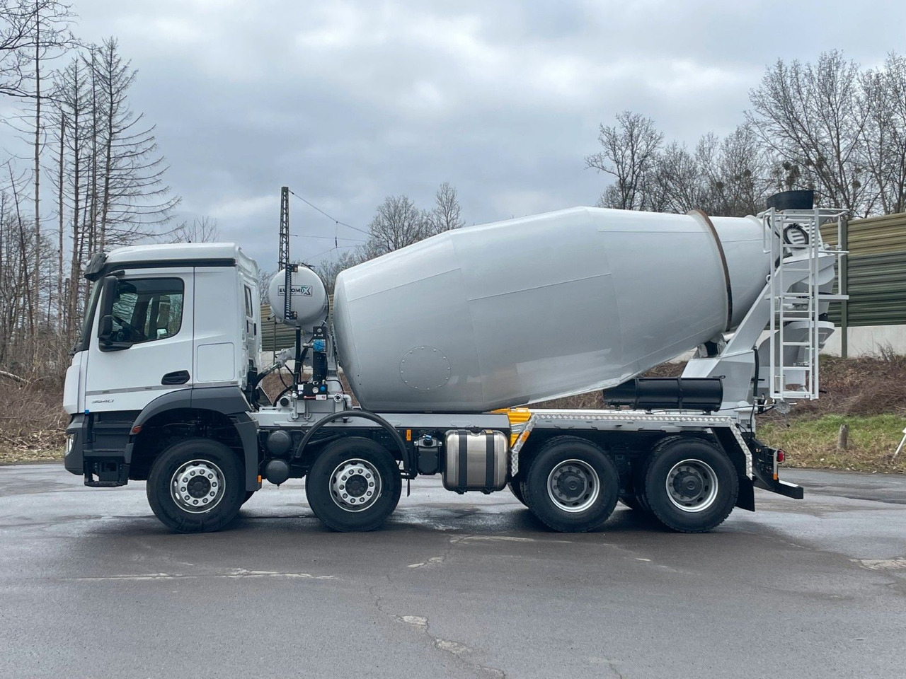 Mercedes-Benz Arocs 5 3540 8x4 EURO 6e EuromixMTP EM 10 L - Concrete mixer truck: picture 3 Mercedes-Benz Arocs 5 3540 8x4 EURO 6e EuromixMTP EM 10 L - Concrete mixer truck: picture 3