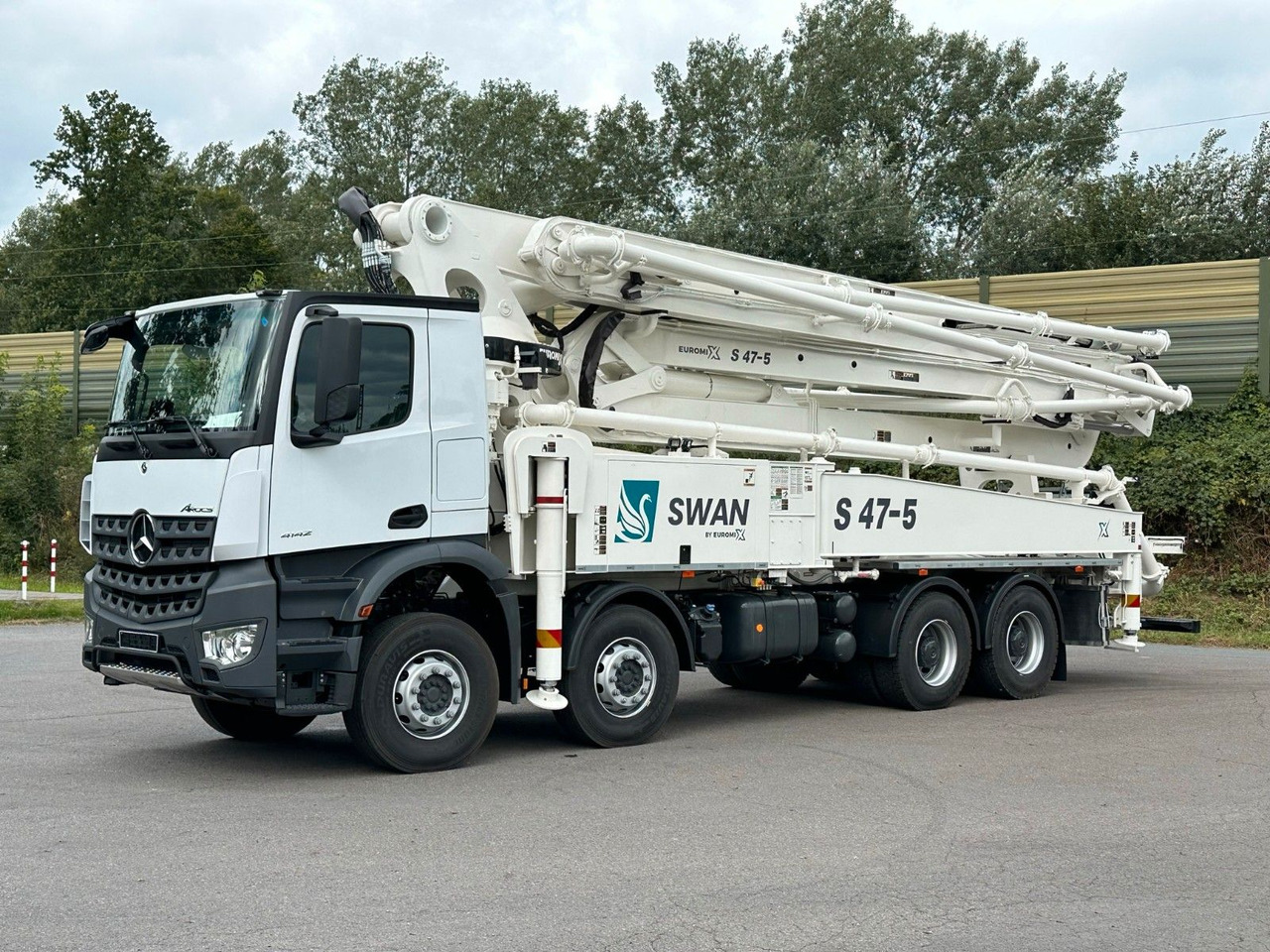 Mercedes-Benz Arocs 5 4142 8x4 SWAN TSP 47-5 160RZ ( 47m ) - Concrete pump truck: picture 1 Mercedes-Benz Arocs 5 4142 8x4 SWAN TSP 47-5 160RZ ( 47m ) - Concrete pump truck: picture 1