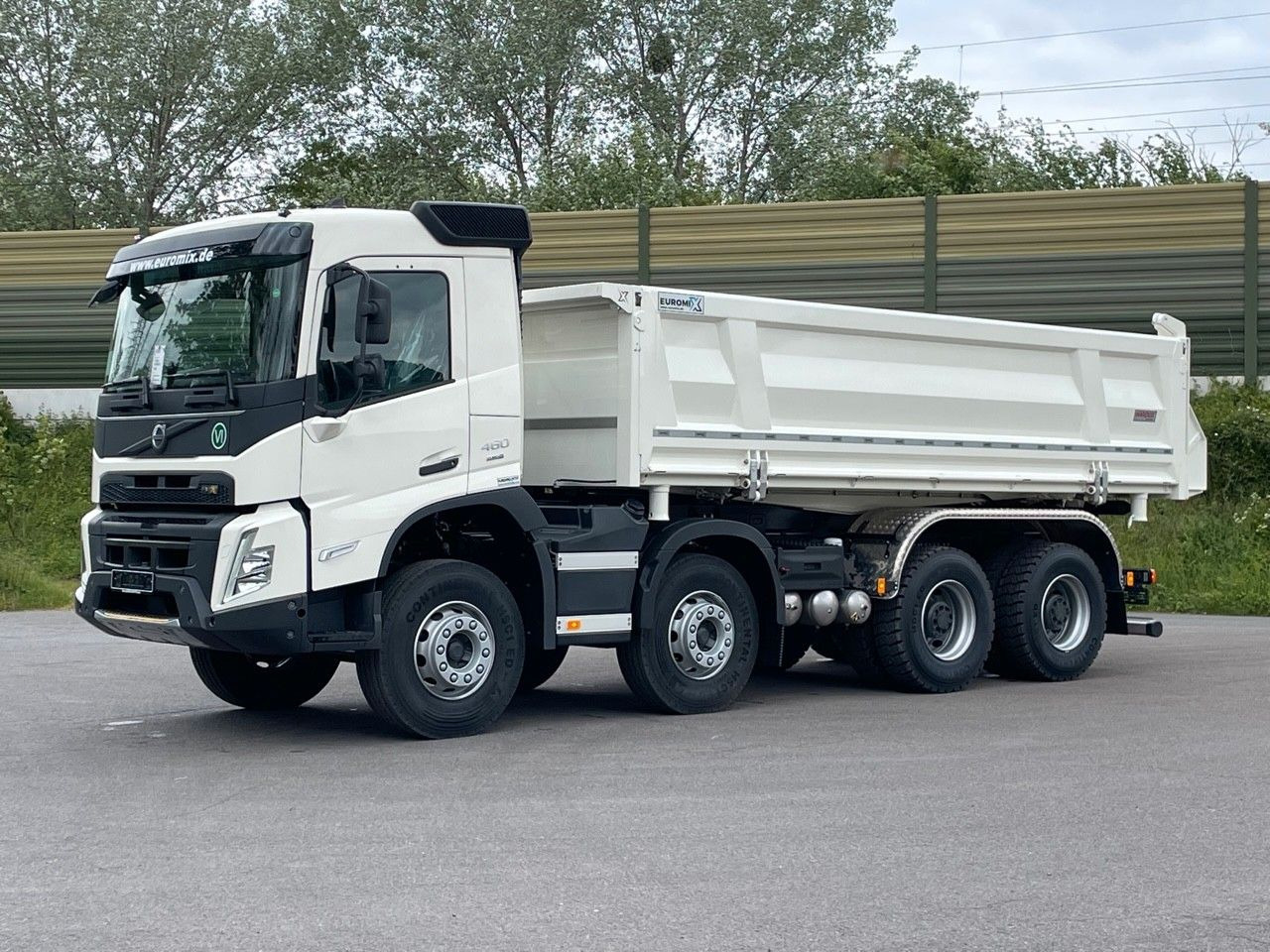 Volvo FMX 460 8x4 / WECHSELSYSTEM KIPPER+MISCHER Volvo FMX 460 8x4 / WECHSELSYSTEM KIPPER+MISCHER - Concrete mixer truck: picture 2 Volvo FMX 460 8x4 / WECHSELSYSTEM KIPPER+MISCHER Volvo FMX 460 8x4 / WECHSELSYSTEM KIPPER+MISCHER - Concrete mixer truck: picture 2
