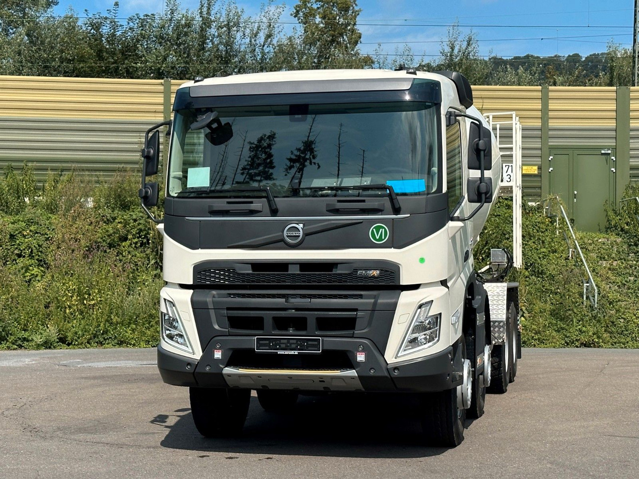 Volvo FMX 500 8X4 Retarder EuromixMTP EM 9 L - Concrete mixer truck: picture 2 Volvo FMX 500 8X4 Retarder EuromixMTP EM 9 L - Concrete mixer truck: picture 2