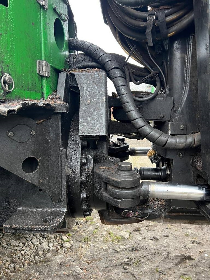 Forwarder John Deere 1010 E: picture 15