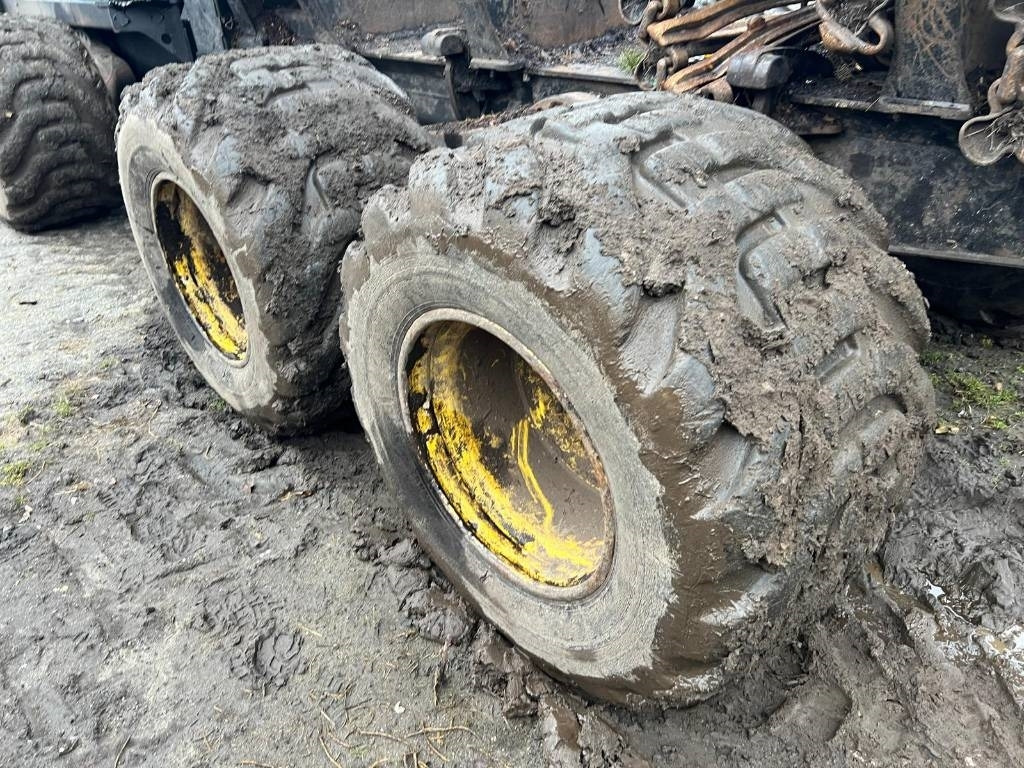 Forwarder John Deere 1010 E: picture 11