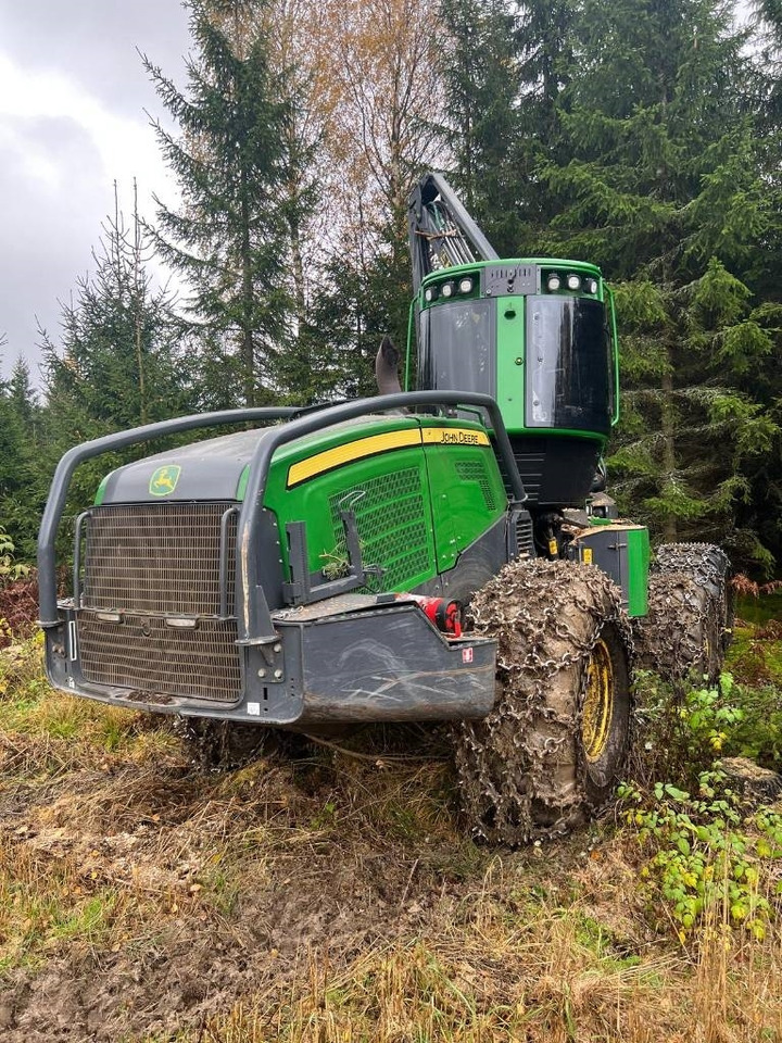 Forestry harvester John Deere 1070G: picture 6