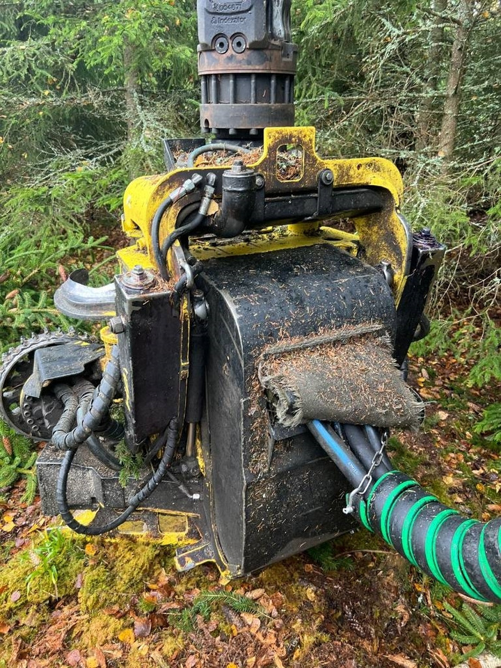 Forestry harvester John Deere 1070G: picture 24