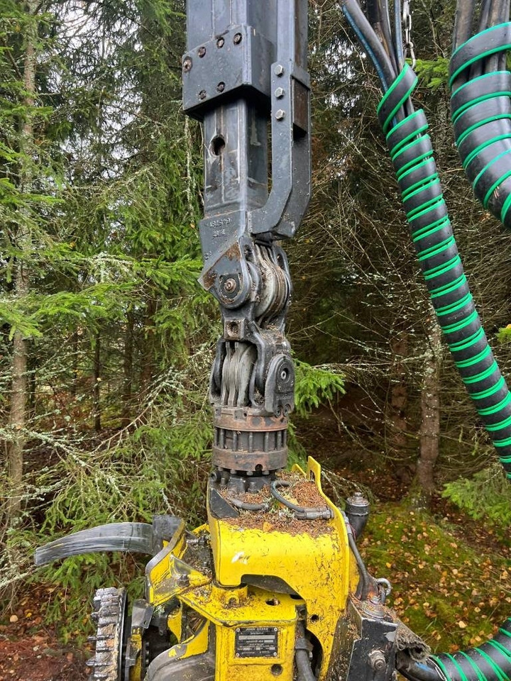 Forestry harvester John Deere 1070G: picture 16