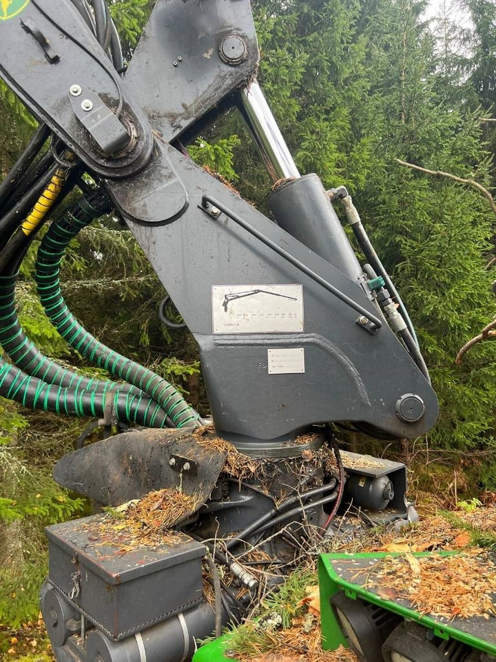Forestry harvester John Deere 1070G: picture 18