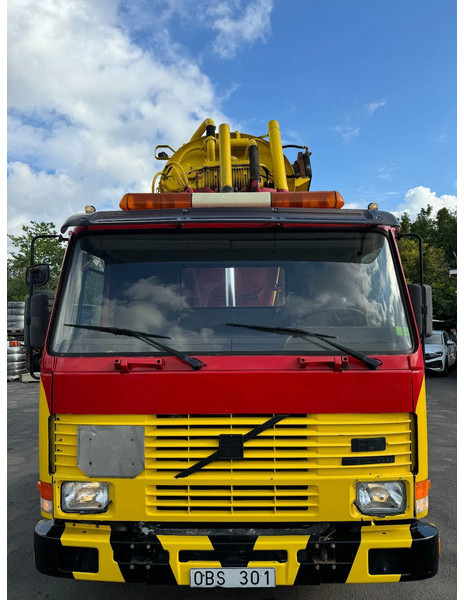 Volvo FL 10.320 12m3 Sludge / Vacuum & High Pressure-Truck, YM: 1990 - Vacuum truck: picture 2 Volvo FL 10.320 12m3 Sludge / Vacuum & High Pressure-Truck, YM: 1990 - Vacuum truck: picture 2