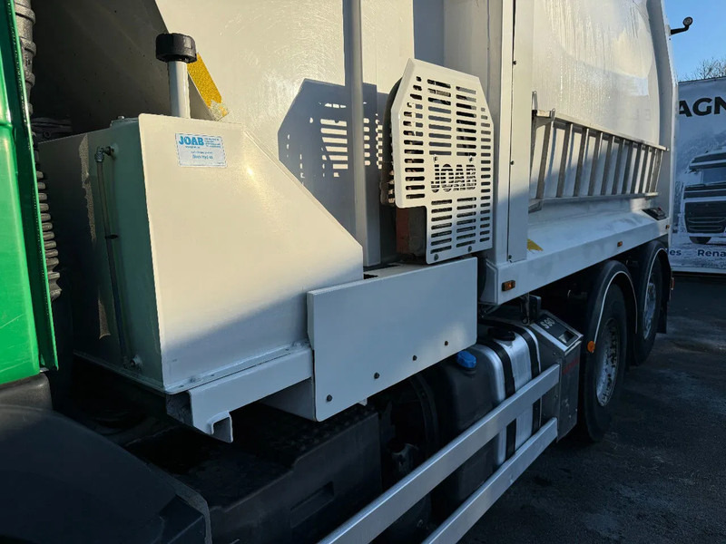 Volvo FM 330 RHD, 2-compart, & tipper, 2014 - Garbage truck: picture 3 Volvo FM 330 RHD, 2-compart, & tipper, 2014 - Garbage truck: picture 3