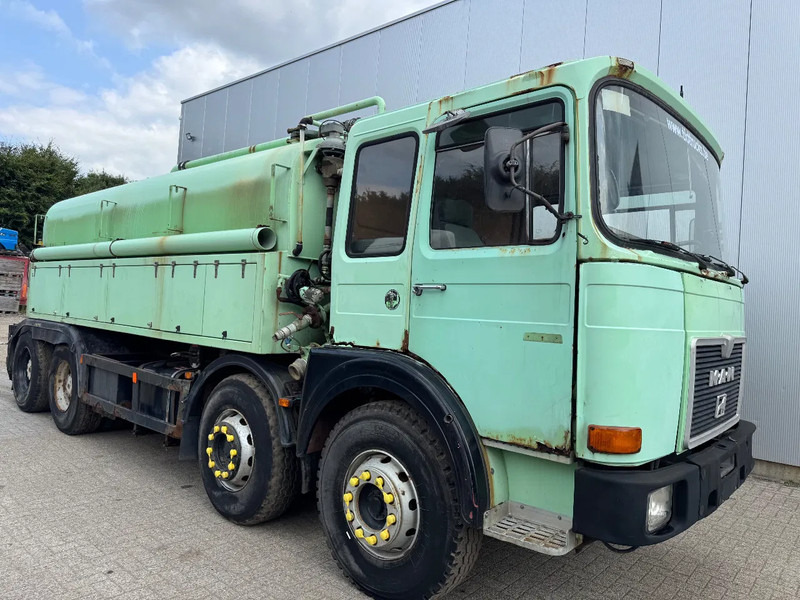 MAN F8 **32.291 8x4-6Cyl-BELGIAN TRUCK-BIG AXXLES** - Vacuum truck: picture 3 MAN F8 **32.291 8x4-6Cyl-BELGIAN TRUCK-BIG AXXLES** - Vacuum truck: picture 3