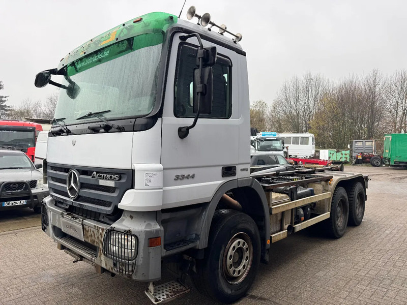 Mercedes-Benz Actros 3344 **BELGIAN TRUCK-3PED-BLUETEC 5-TOPSHAPE** - Hook lift truck: picture 2 Mercedes-Benz Actros 3344 **BELGIAN TRUCK-3PED-BLUETEC 5-TOPSHAPE** - Hook lift truck: picture 2