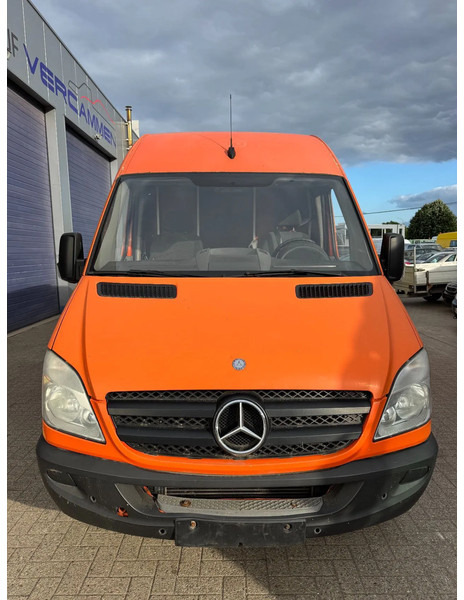 Mercedes-Benz Sprinter 310 **LIFT-HAYON-LBW** - Panel van: picture 2 Mercedes-Benz Sprinter 310 **LIFT-HAYON-LBW** - Panel van: picture 2