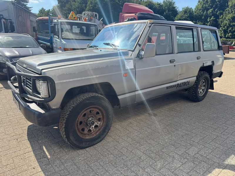 Nissan Patrol **LONG CHASSIS-7 SEATER** - Car: picture 2 Nissan Patrol **LONG CHASSIS-7 SEATER** - Car: picture 2