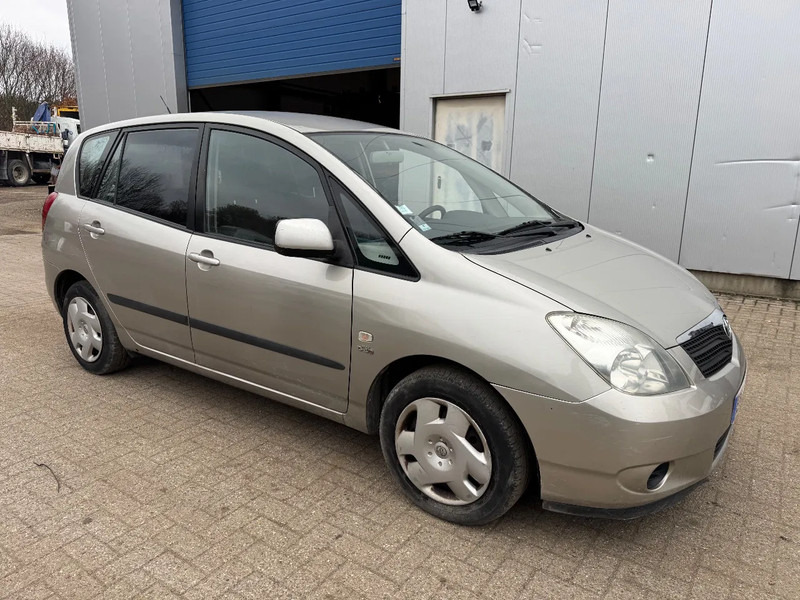 Toyota Corolla Verso **D4D-AIRCO** - Car: picture 3 Toyota Corolla Verso **D4D-AIRCO** - Car: picture 3