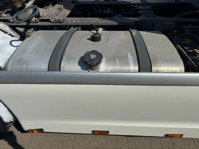 DAF XF 105.460 **EURO 5-RETARDER** - Tractor unit: picture 4 DAF XF 105.460 **EURO 5-RETARDER** - Tractor unit: picture 4