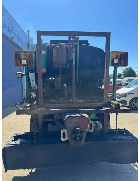 Unimog 424 **BITUMTANK-GOUDRONEUSE** - Truck: picture 5 Unimog 424 **BITUMTANK-GOUDRONEUSE** - Truck: picture 5