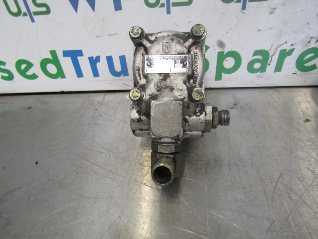 CUMMINS 6 CTA C SERIES POWER STEERING PUMP - Steering for Truck: picture 1 CUMMINS 6 CTA C SERIES POWER STEERING PUMP - Steering for Truck: picture 1