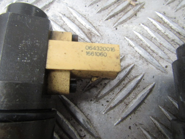 DAF CF 85 EURO 5 INJECTORS P/NO 1661060 - ECU for Truck: picture 3 DAF CF 85 EURO 5 INJECTORS P/NO 1661060 - ECU for Truck: picture 3