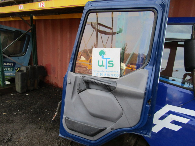 DAF LF 45/55 OFFSIDE (DRIVER) COMPLETE DOOR - Cab and interior for Truck: picture 3 DAF LF 45/55 OFFSIDE (DRIVER) COMPLETE DOOR - Cab and interior for Truck: picture 3