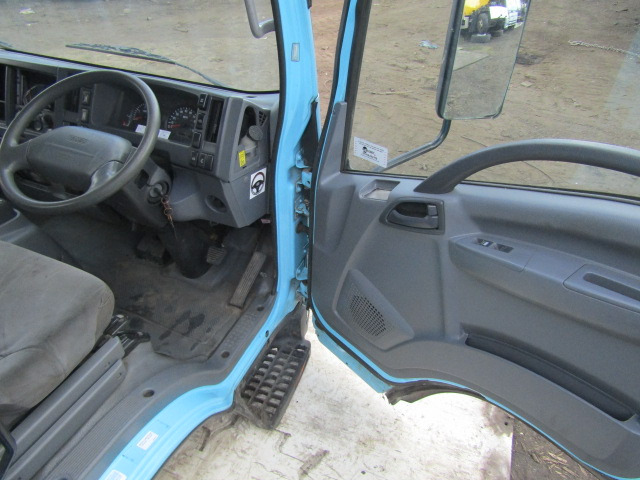 ISUZU N75 CAB (2012) - Cab for Truck: picture 3 ISUZU N75 CAB (2012) - Cab for Truck: picture 3