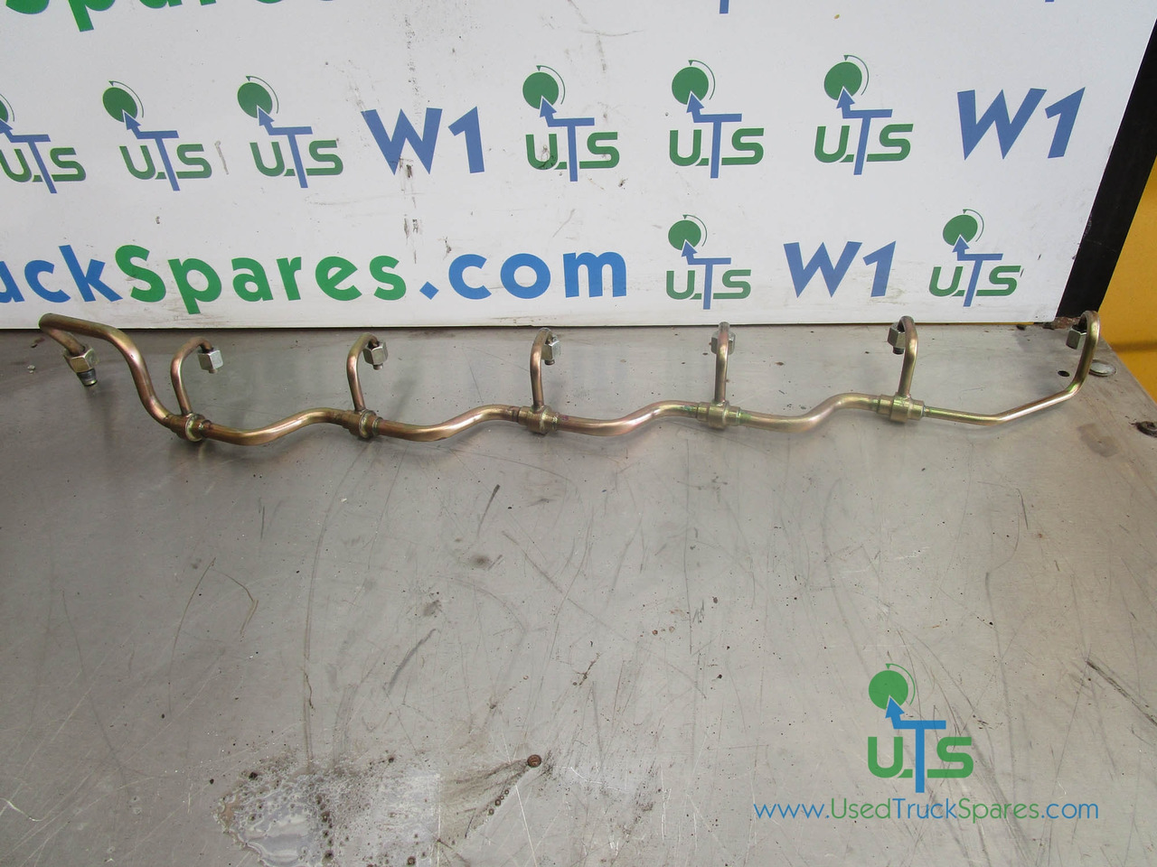 IVECO CURSOR 8 INJECTOR PIPE RAIL - Engine and parts for Truck: picture 1 IVECO CURSOR 8 INJECTOR PIPE RAIL - Engine and parts for Truck: picture 1