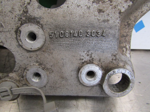 MAN TGS/TGX D2066 INTERCOOLER PIPE BRACKET P/NO 51.08140.3034 - Engine and parts for Truck: picture 2 MAN TGS/TGX D2066 INTERCOOLER PIPE BRACKET P/NO 51.08140.3034 - Engine and parts for Truck: picture 2