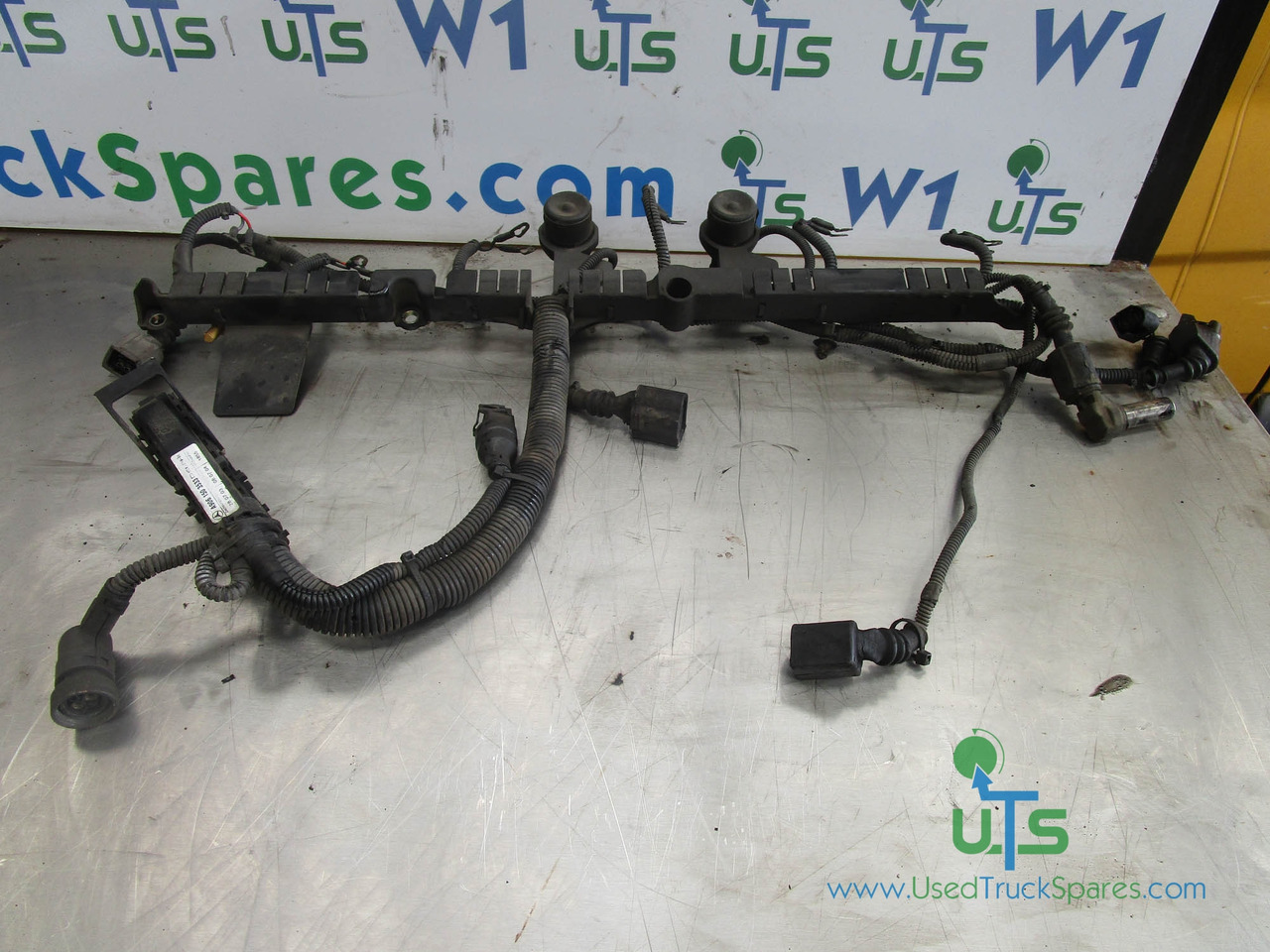 MERCEDES 1323/1823/2528 ECU/ENGINE/INJECTOR WIRING HARNESS P/NO A9061503533 - Engine and parts for Truck: picture 1 MERCEDES 1323/1823/2528 ECU/ENGINE/INJECTOR WIRING HARNESS P/NO A9061503533 - Engine and parts for Truck: picture 1