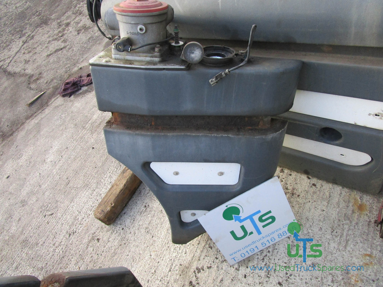SCHMIDT SWINGO 200 HYDRAULIC TANK - Hydraulic tank for Municipal/ Special vehicle: picture 1 SCHMIDT SWINGO 200 HYDRAULIC TANK - Hydraulic tank for Municipal/ Special vehicle: picture 1