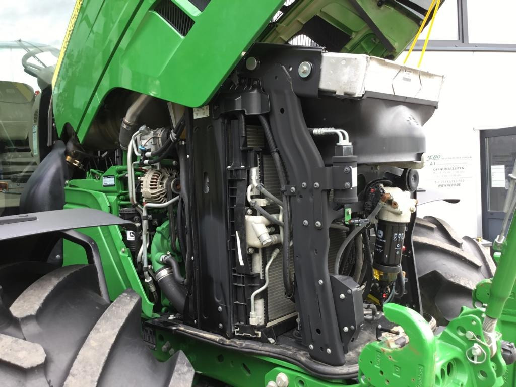 John Deere 6195R - Farm tractor: picture 3 John Deere 6195R - Farm tractor: picture 3