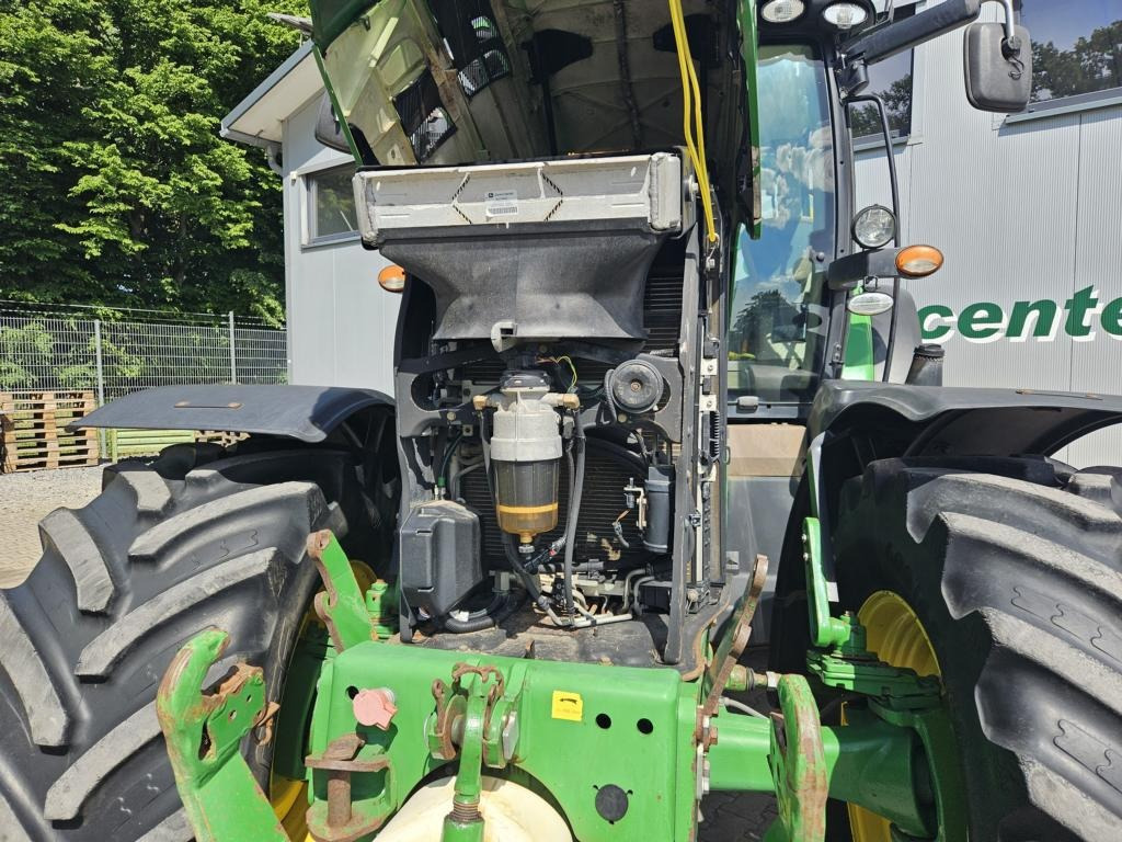 John Deere 6210R - Farm tractor: picture 4 John Deere 6210R - Farm tractor: picture 4