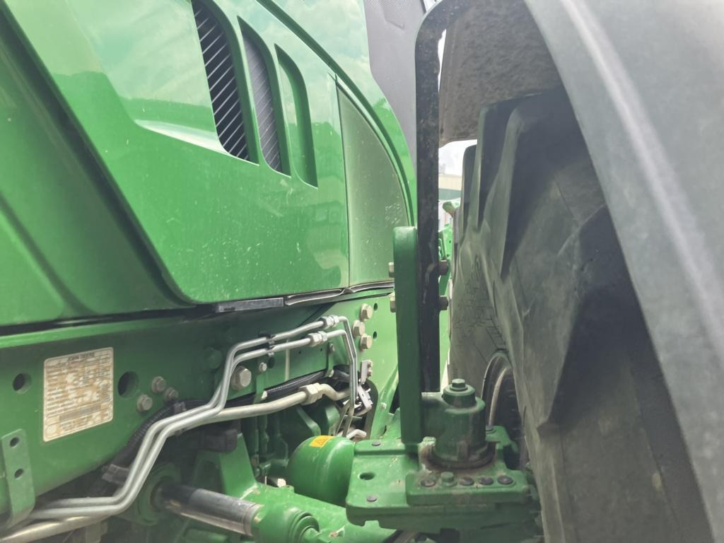 Farm tractor John Deere 6215R: picture 15