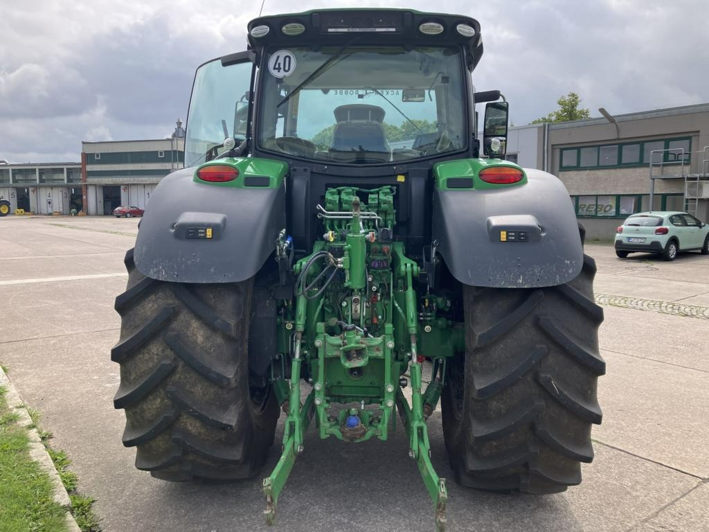 Farm tractor John Deere 6215R: picture 32