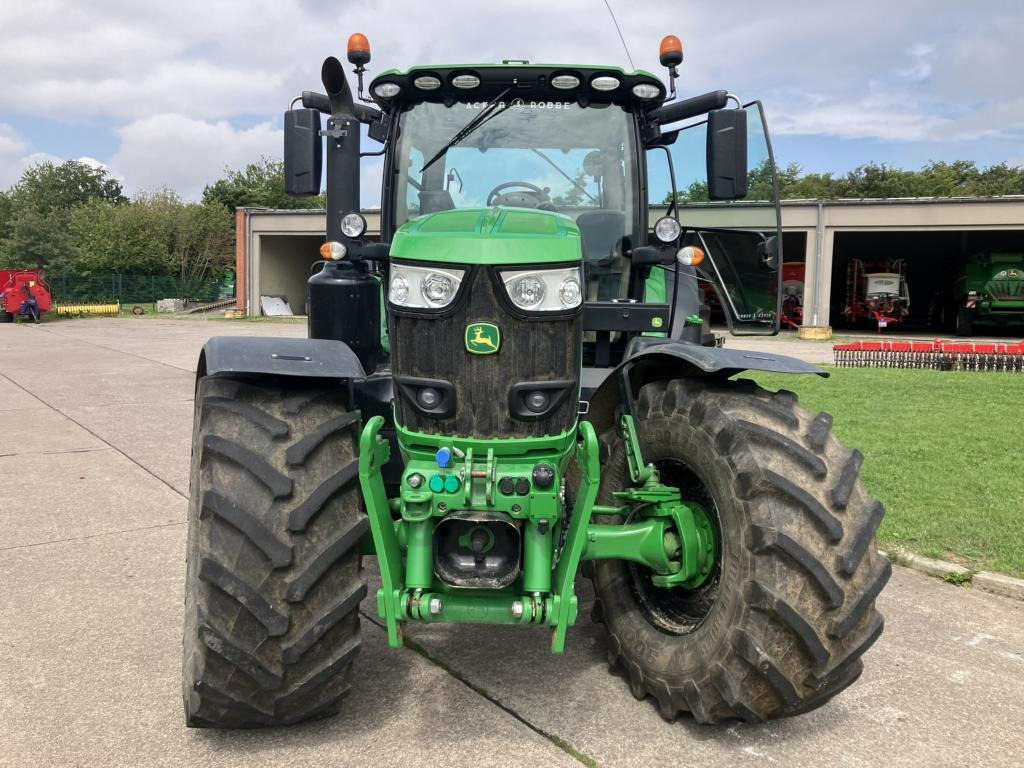 Farm tractor John Deere 6215R: picture 34
