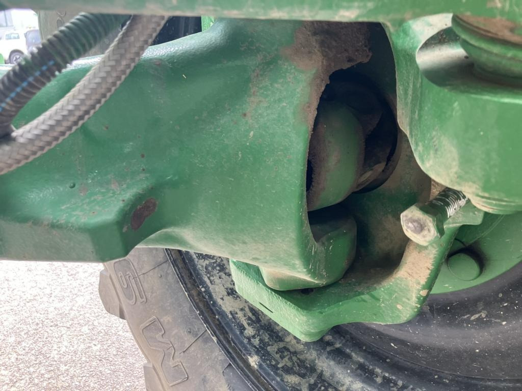 Farm tractor John Deere 6215R: picture 14