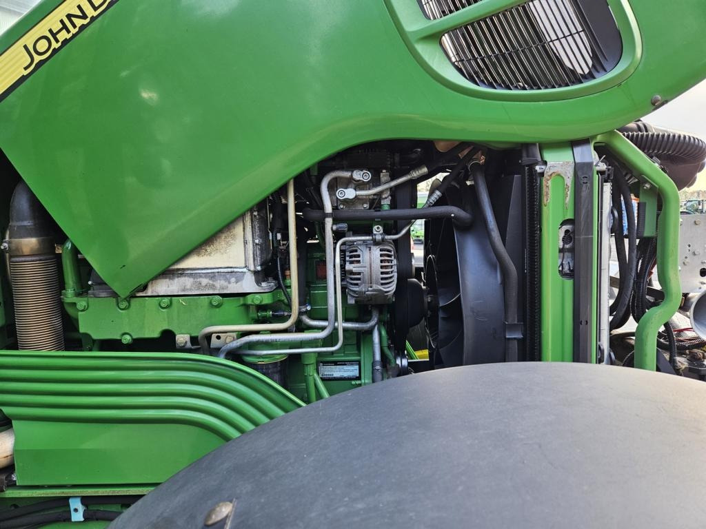 John Deere 6630 Premium - Farm tractor: picture 2 John Deere 6630 Premium - Farm tractor: picture 2
